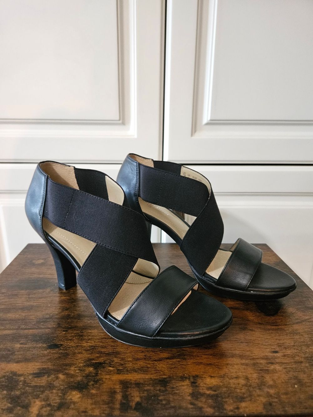 Naturalizer Black Strappy Heels Dress Shoes Minimalist Evening Comfort Workwear